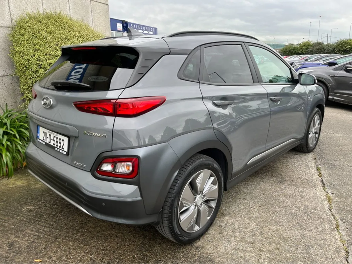 Hyundai Kona Kauai EV Premium 64kwh //facelift Mo - Image 4