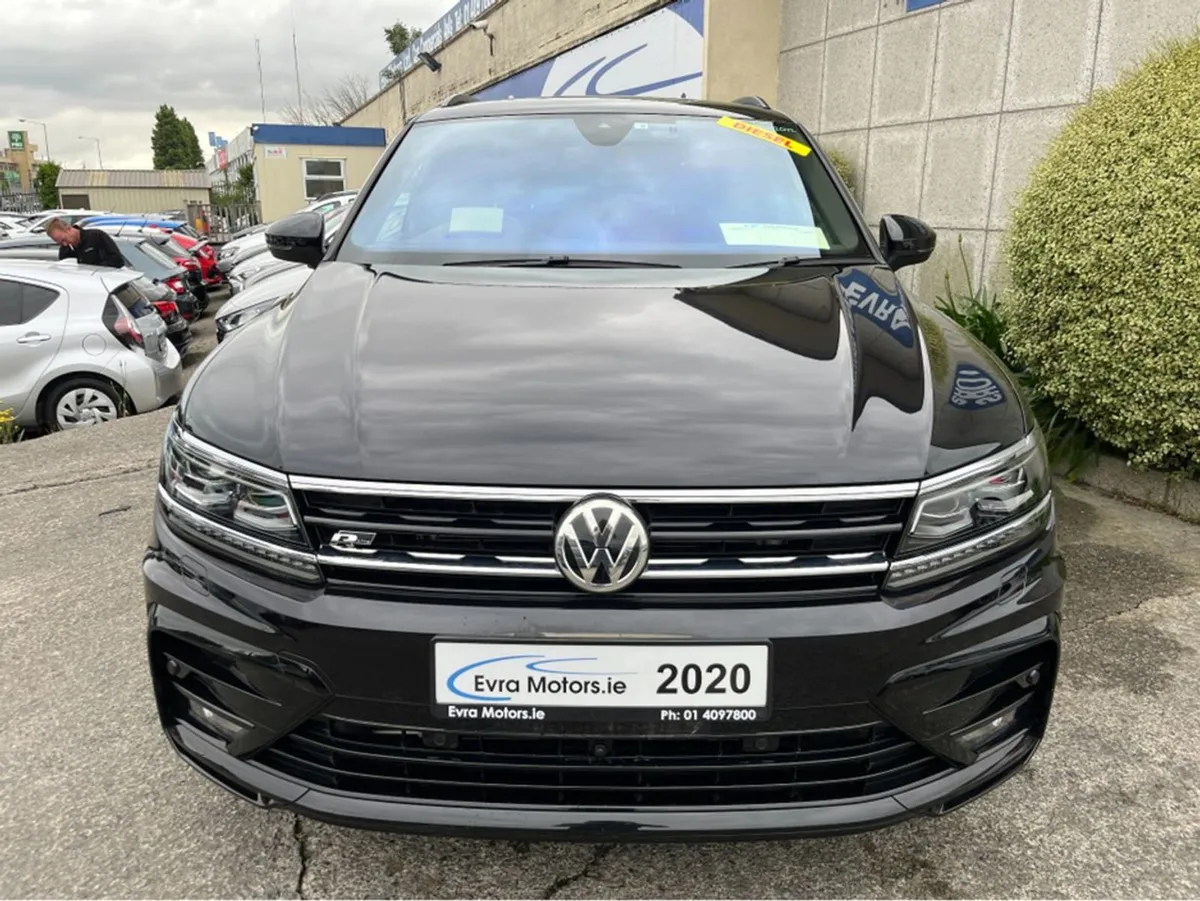 Volkswagen Tiguan R-line 4 Motion Automatic 2.0 D - Image 3