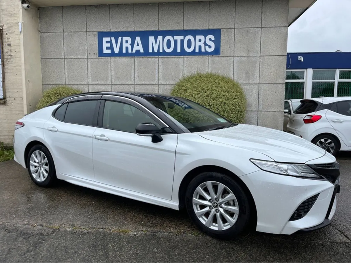 Toyota Camry Automatic Hybrid 2.5 Petrol //high S - Image 2