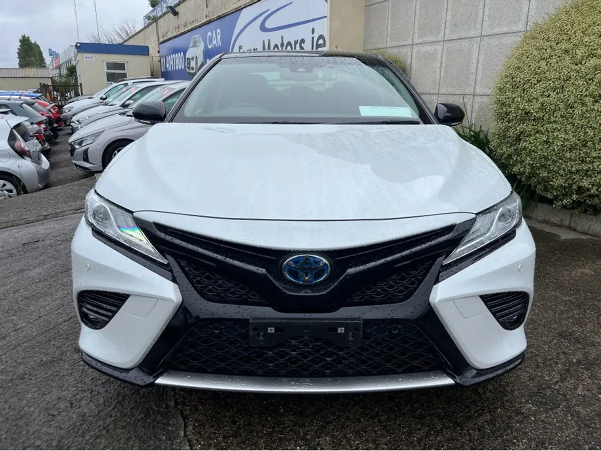 Toyota Camry Automatic Hybrid 2.5 Petrol //high S - Image 3