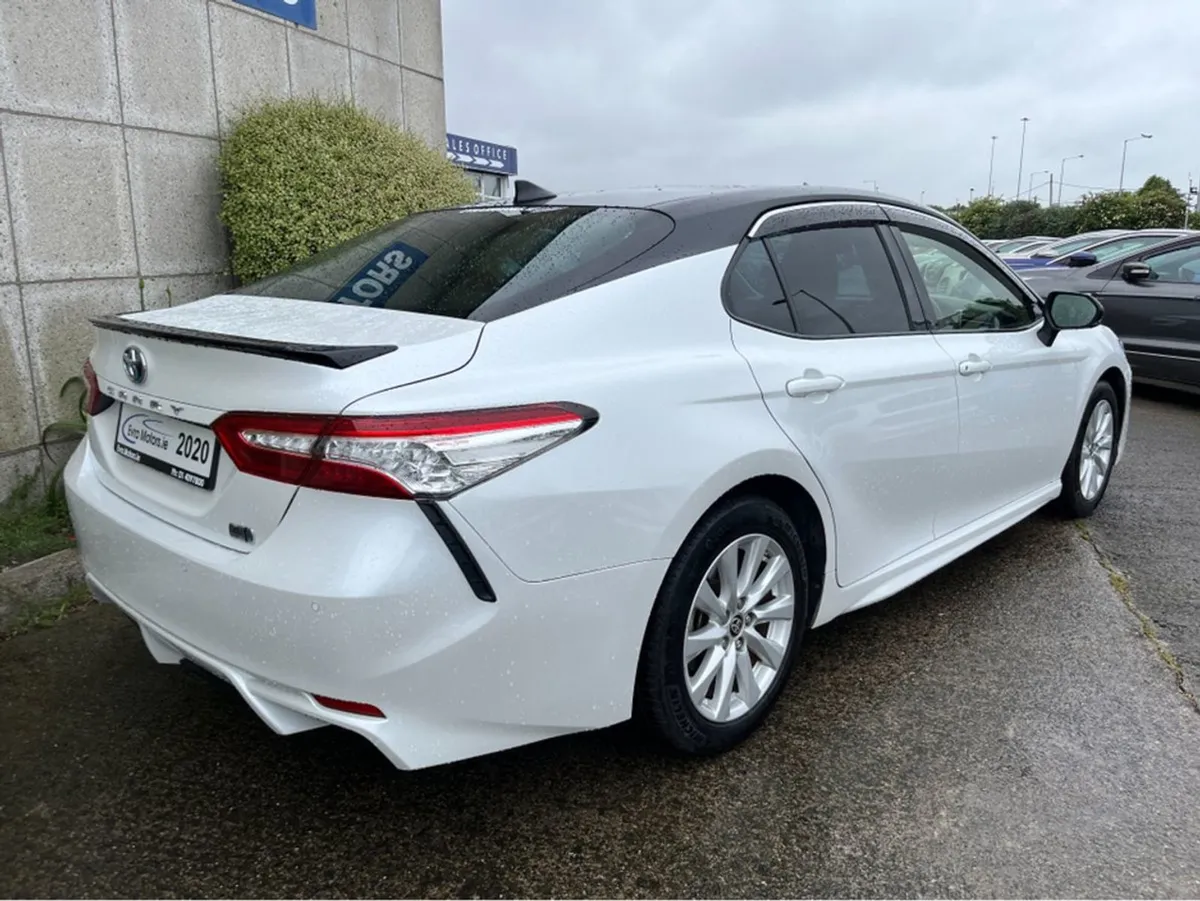 Toyota Camry Automatic Hybrid 2.5 Petrol //high S - Image 4