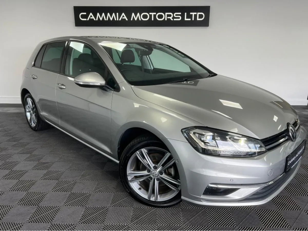 Volkswagen Golf  volkswagen Golf Tsi   2020   low - Image 1