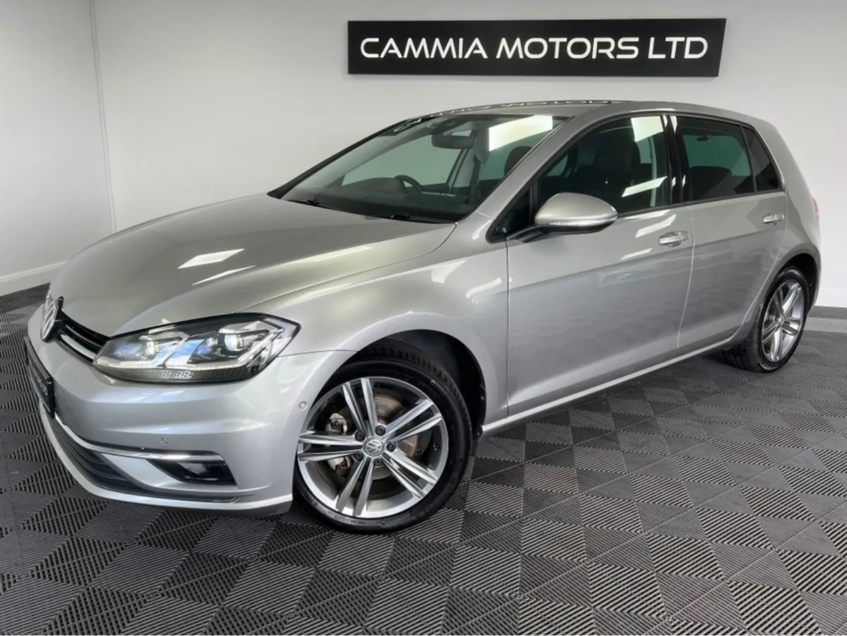 Volkswagen Golf  volkswagen Golf Tsi   2020   low - Image 2