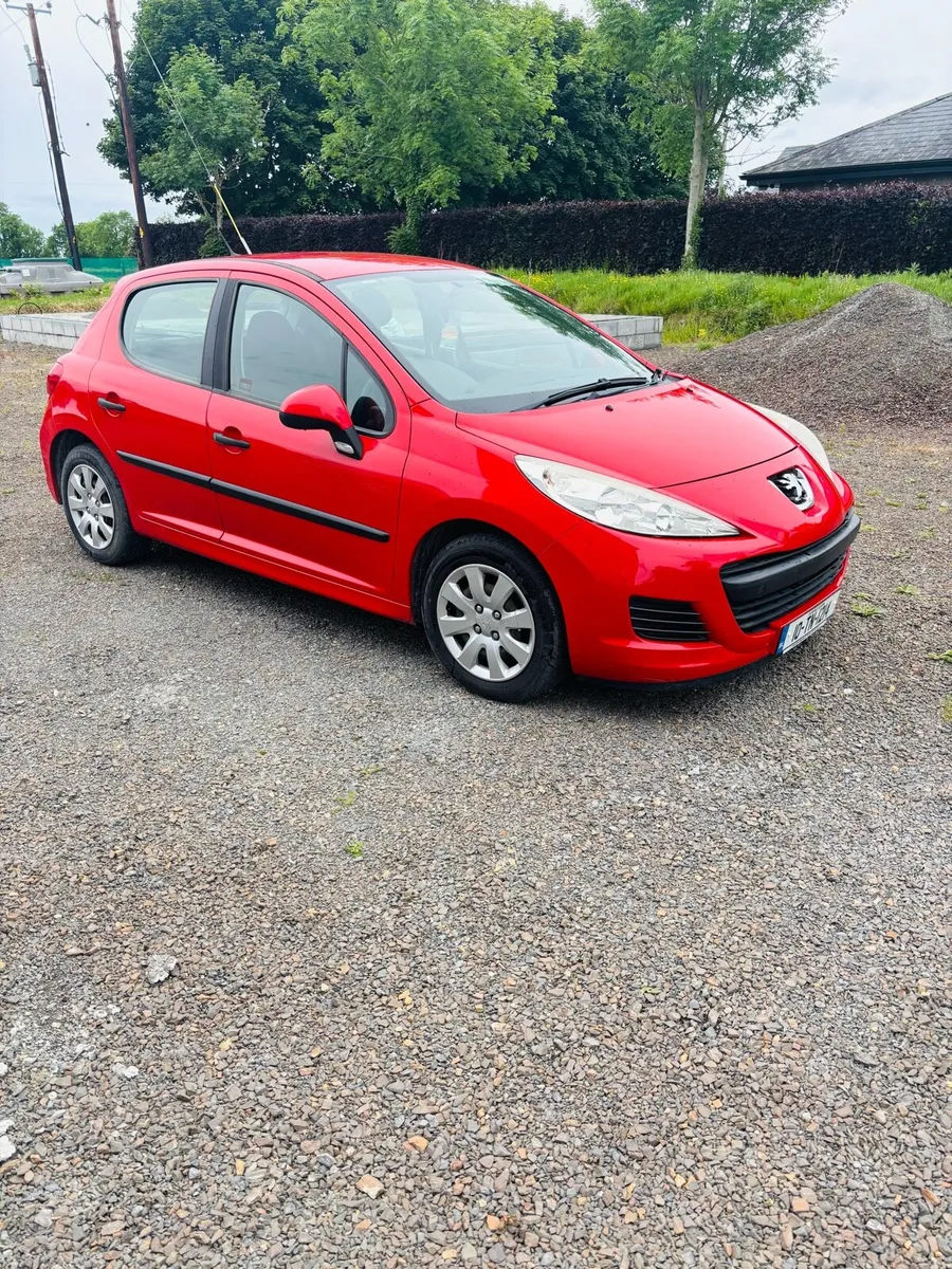 Peugeot 207 HDI diesel,immaculate €3,500 low m - Image 2