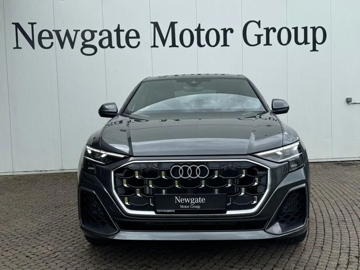 Audi Q8 Tfsi E Quattro S Line - Image 2