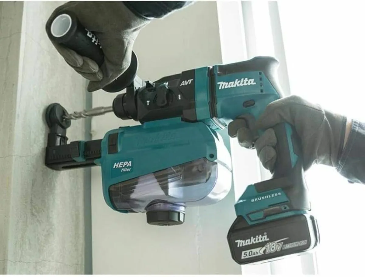 18V Makita SDS Drill + Dust Extractor kit - Image 4