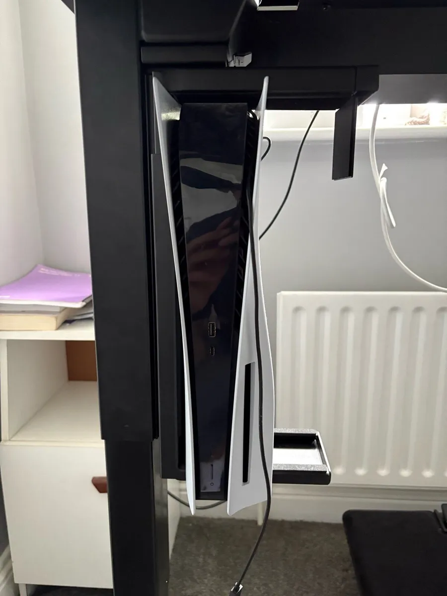 PS5 Disc, controller, headset, docking station - Image 1