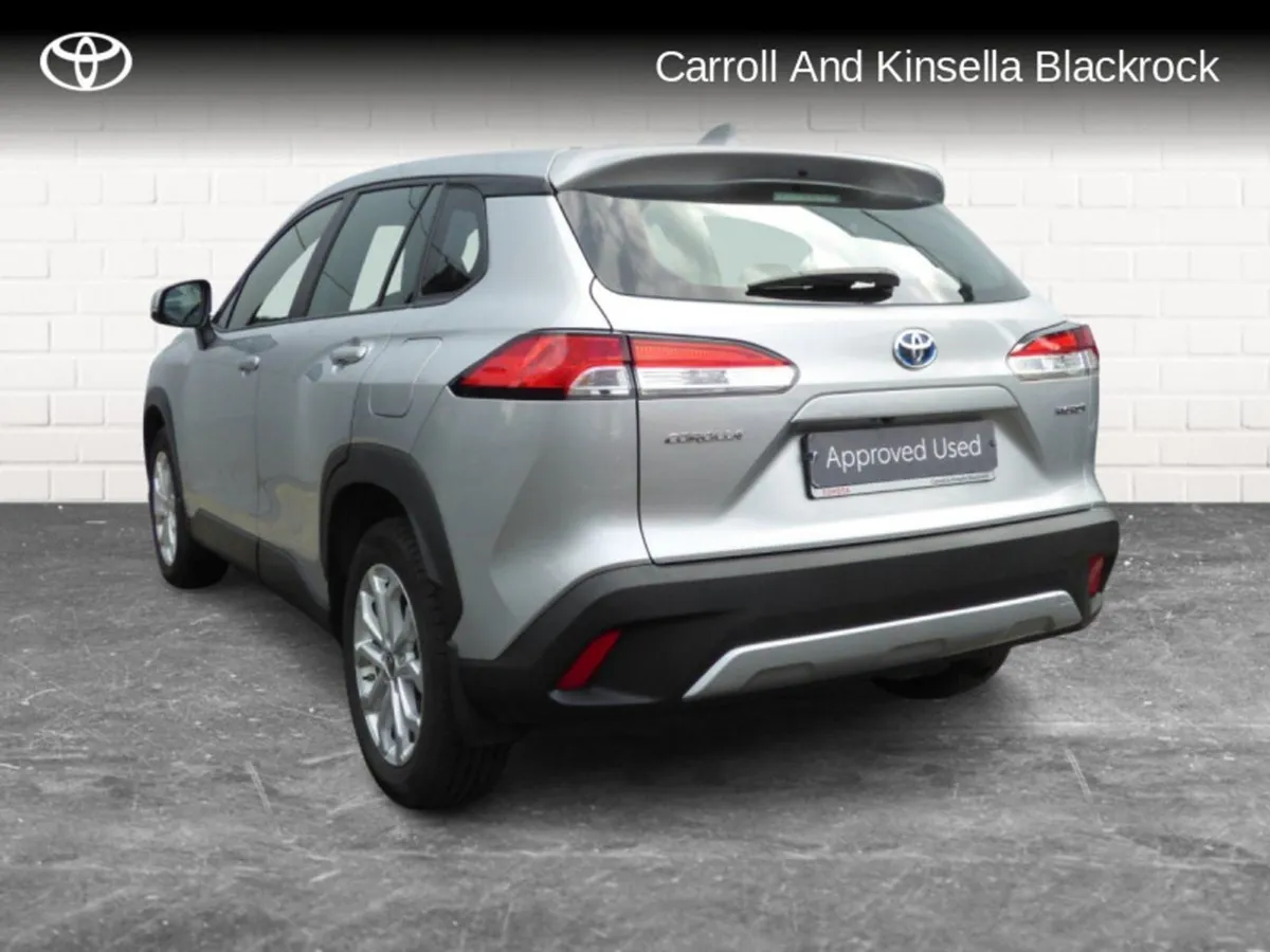 Toyota Corolla Cross Hybrid Luna - Image 2