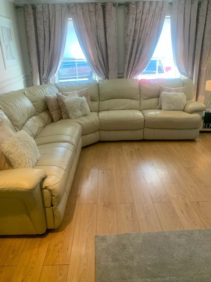 large sofa , - Image 3