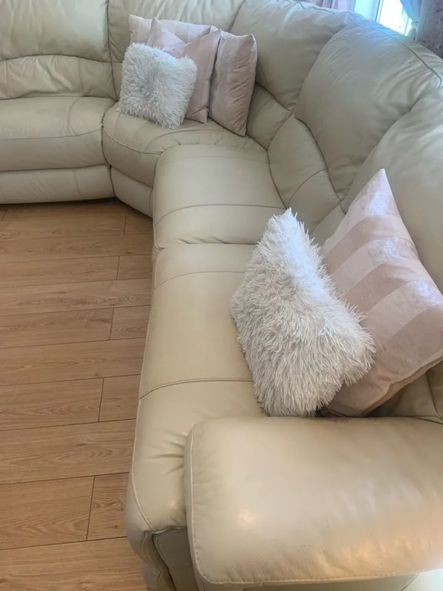 large sofa , - Image 4