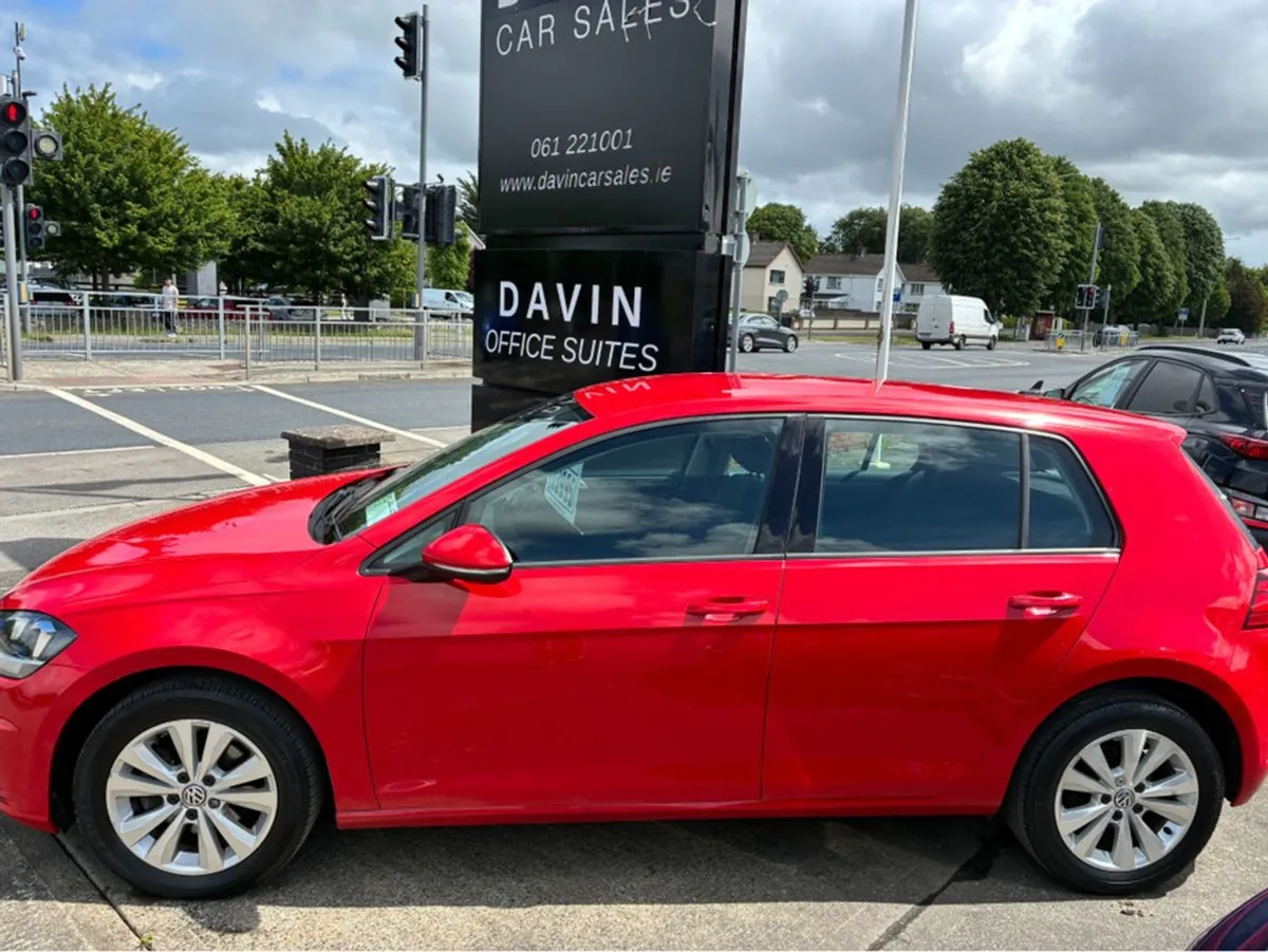 Volkswagen Golf Comfortline 1.6 TDI Manual 5speed - Image 3