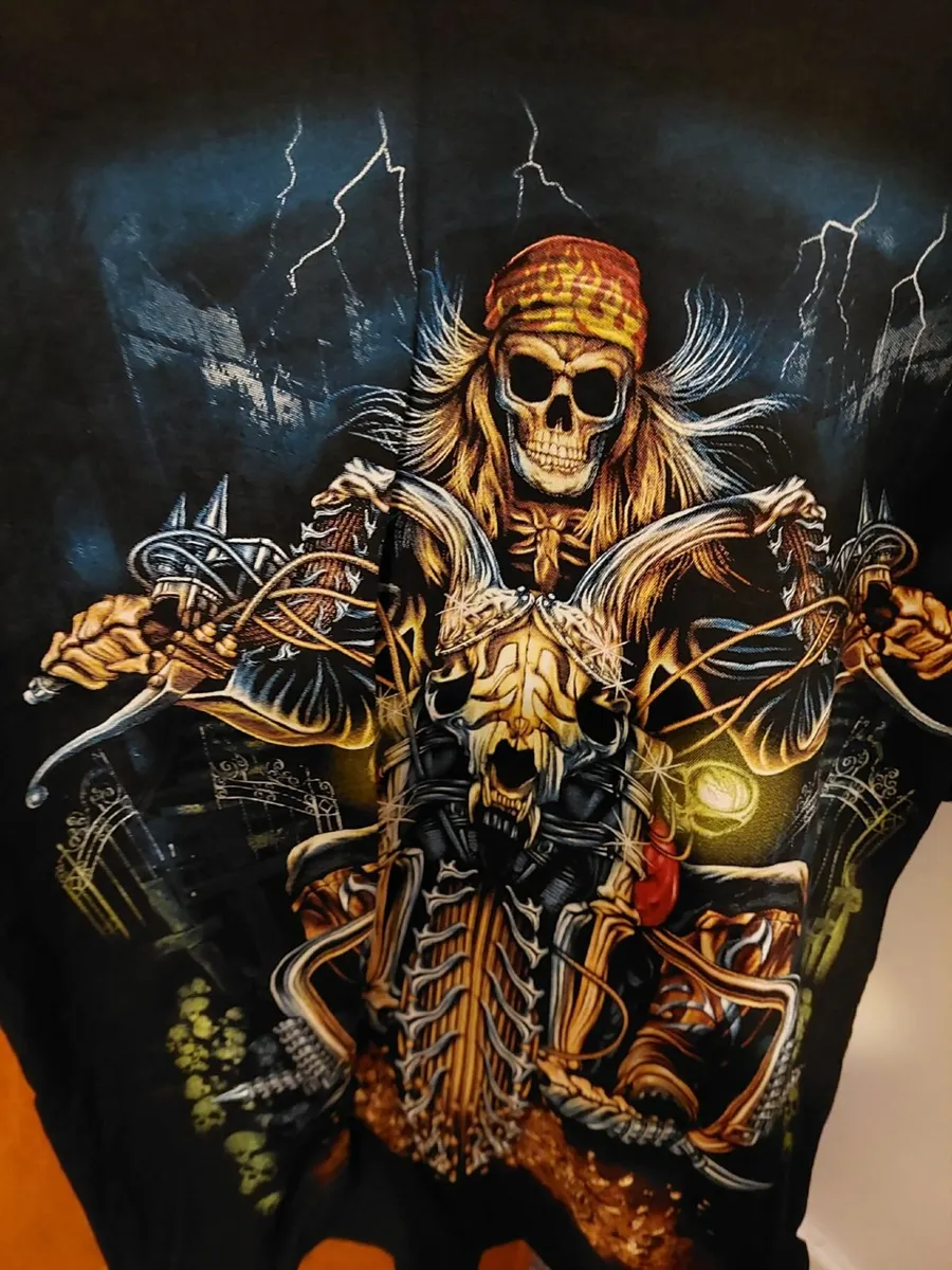 Job Lot 900 New T-Shirts - Image 1