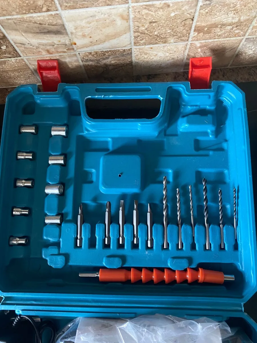 Power drill - Image 1