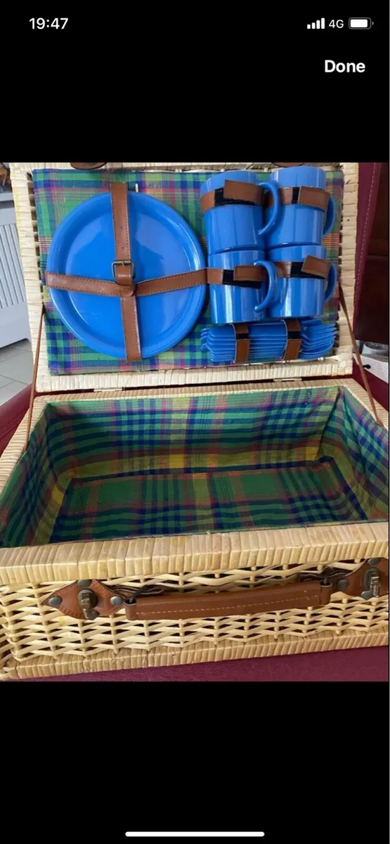 Wi let Picnic Basket - Image 2