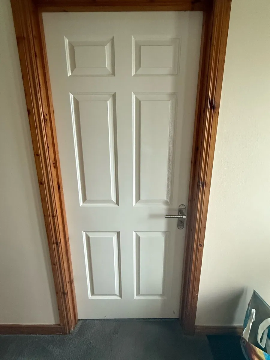 5 Gloss White Panel Doors with Locks, Handles. - Image 1