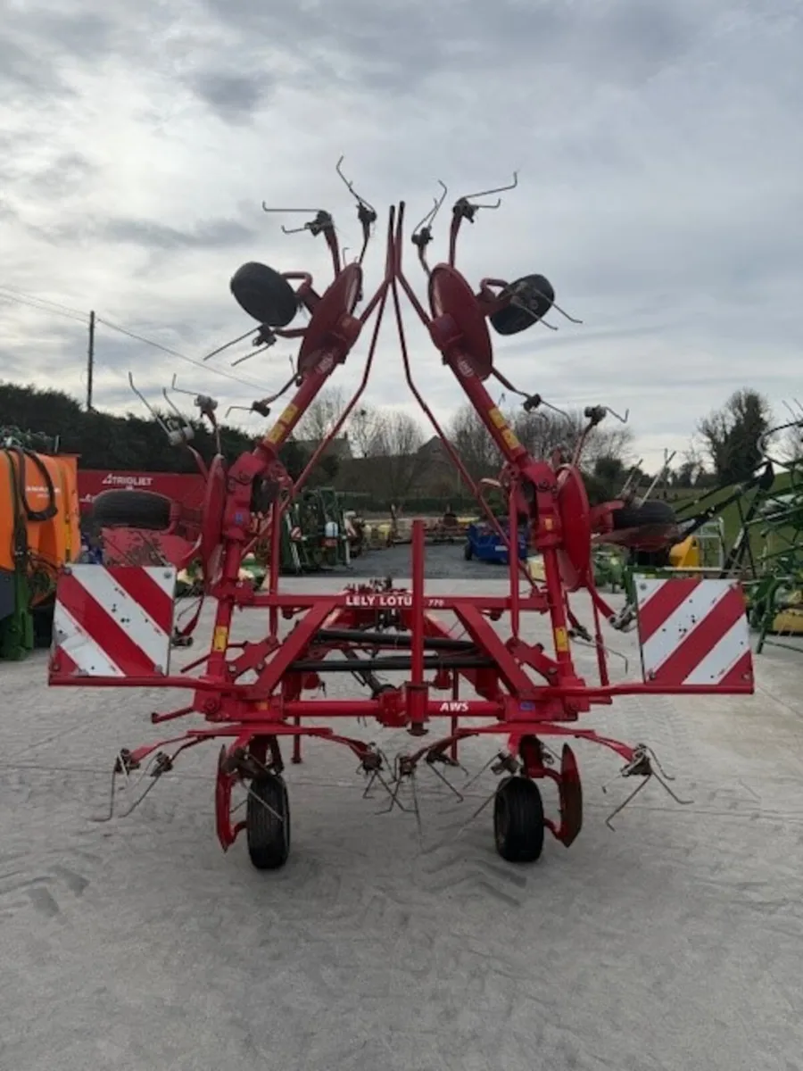 Used Lely stabilo 770 Tedder 6 Rotor - Image 2