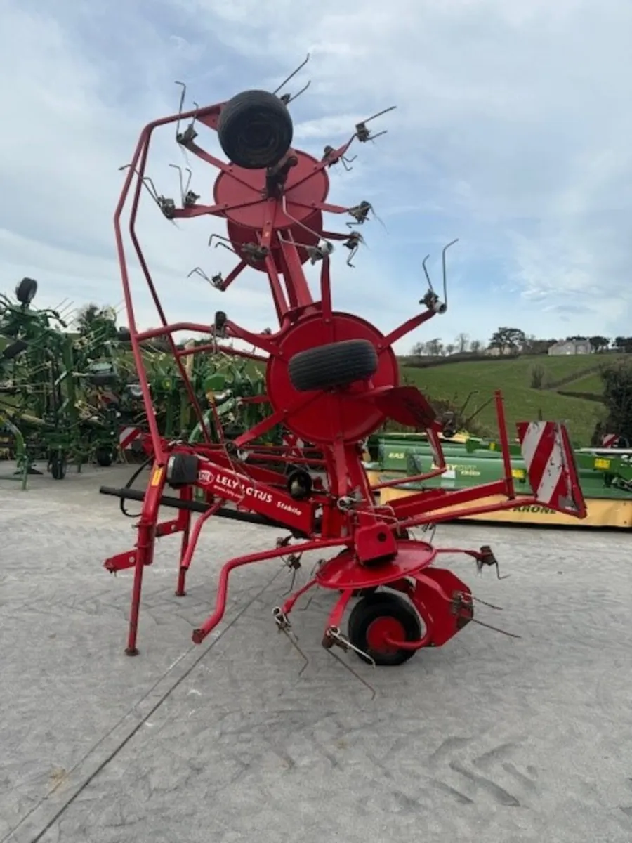 Used Lely stabilo 770 Tedder 6 Rotor - Image 3
