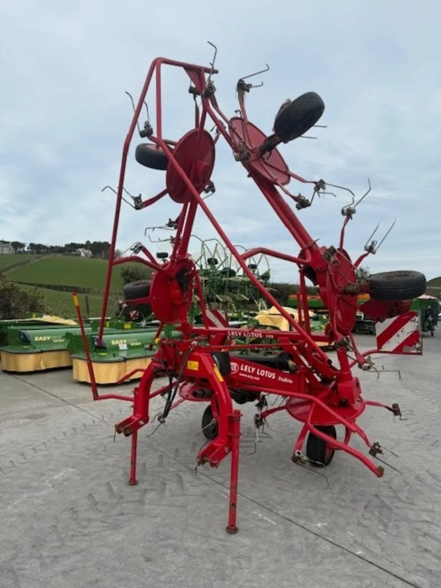 Used Lely stabilo 770 Tedder 6 Rotor - Image 1