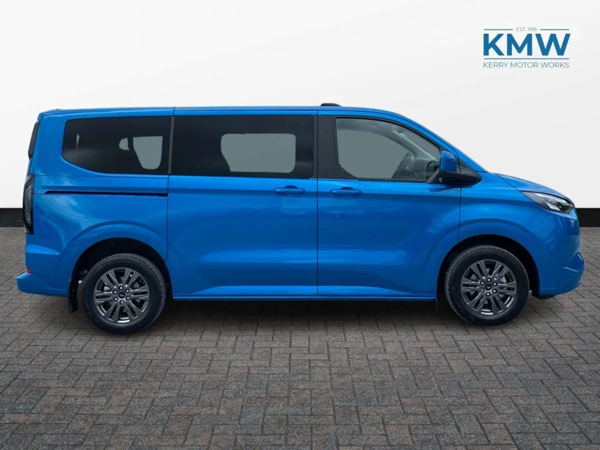 Ford Tourneo Custom 2.5 SWB Titanium 232 BHP Phev - Image 3