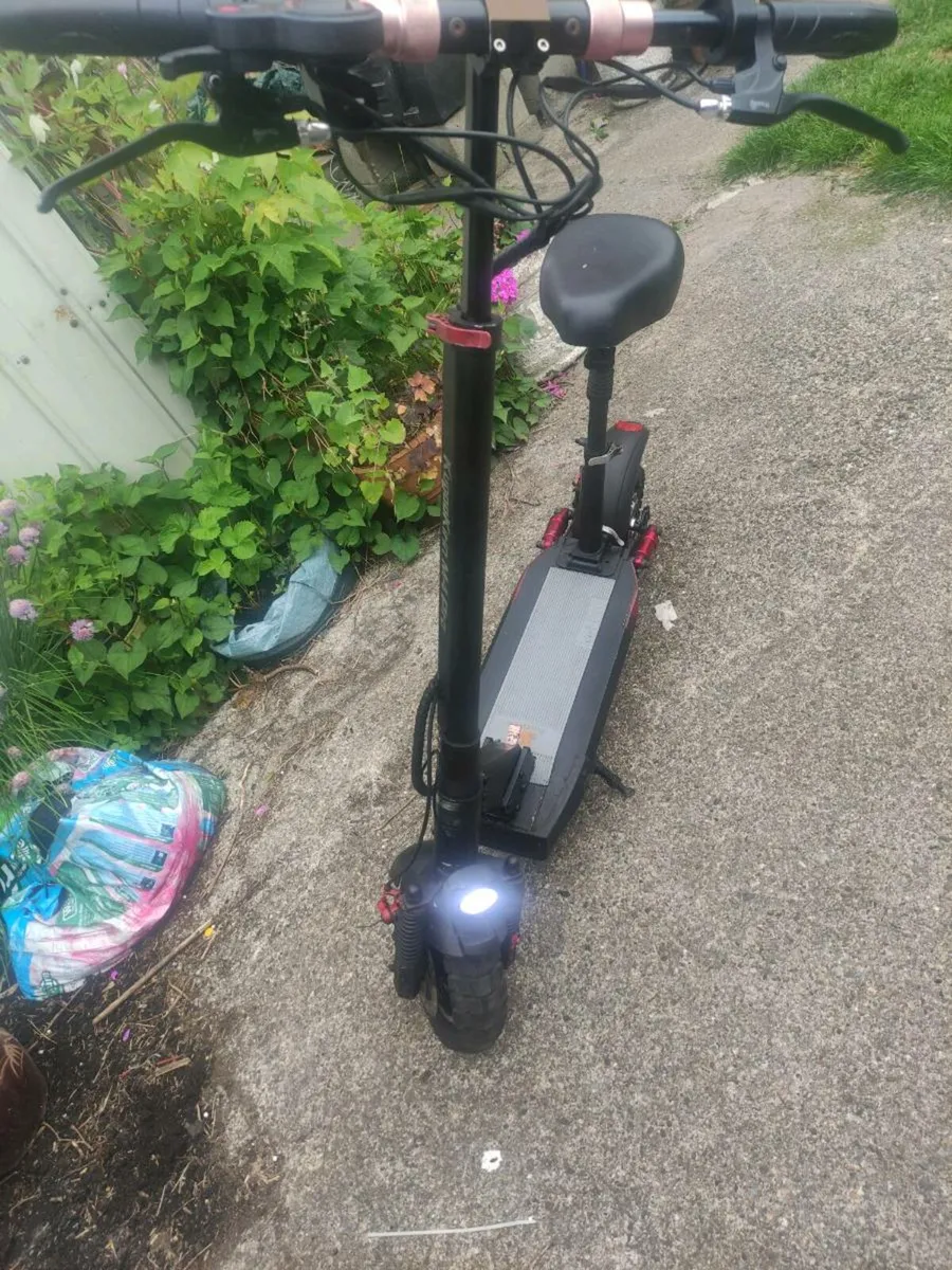 Electric scooter - Image 2