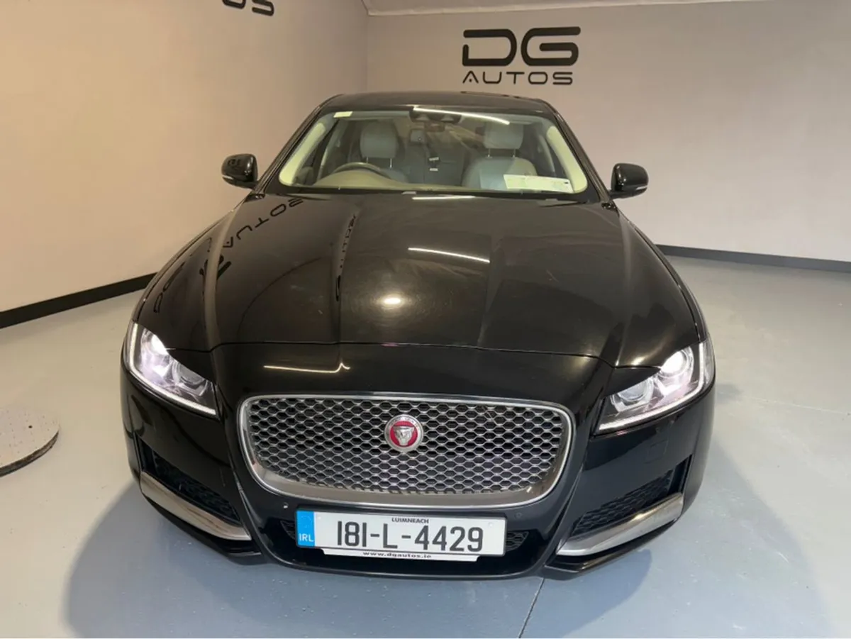 Jaguar XF 2.0 D Portfolio 180PS 4DR Auto - Image 4