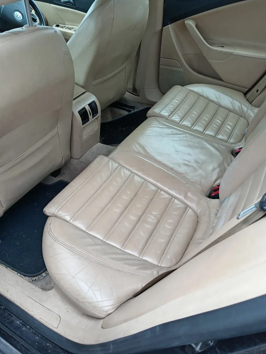 VW Passat 08 - Image 4