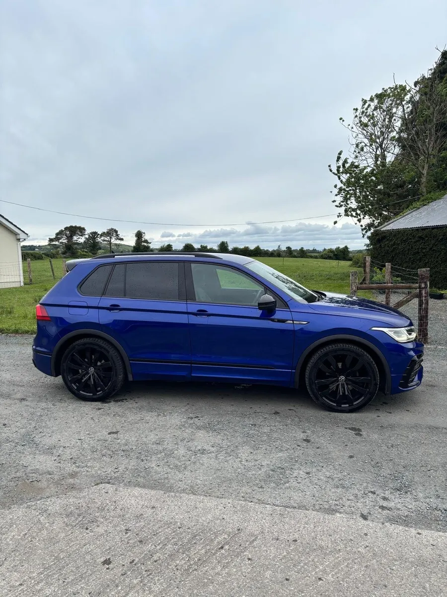 Volkswagen Tiguan R-line DSG Black Pack 2022 - Image 2