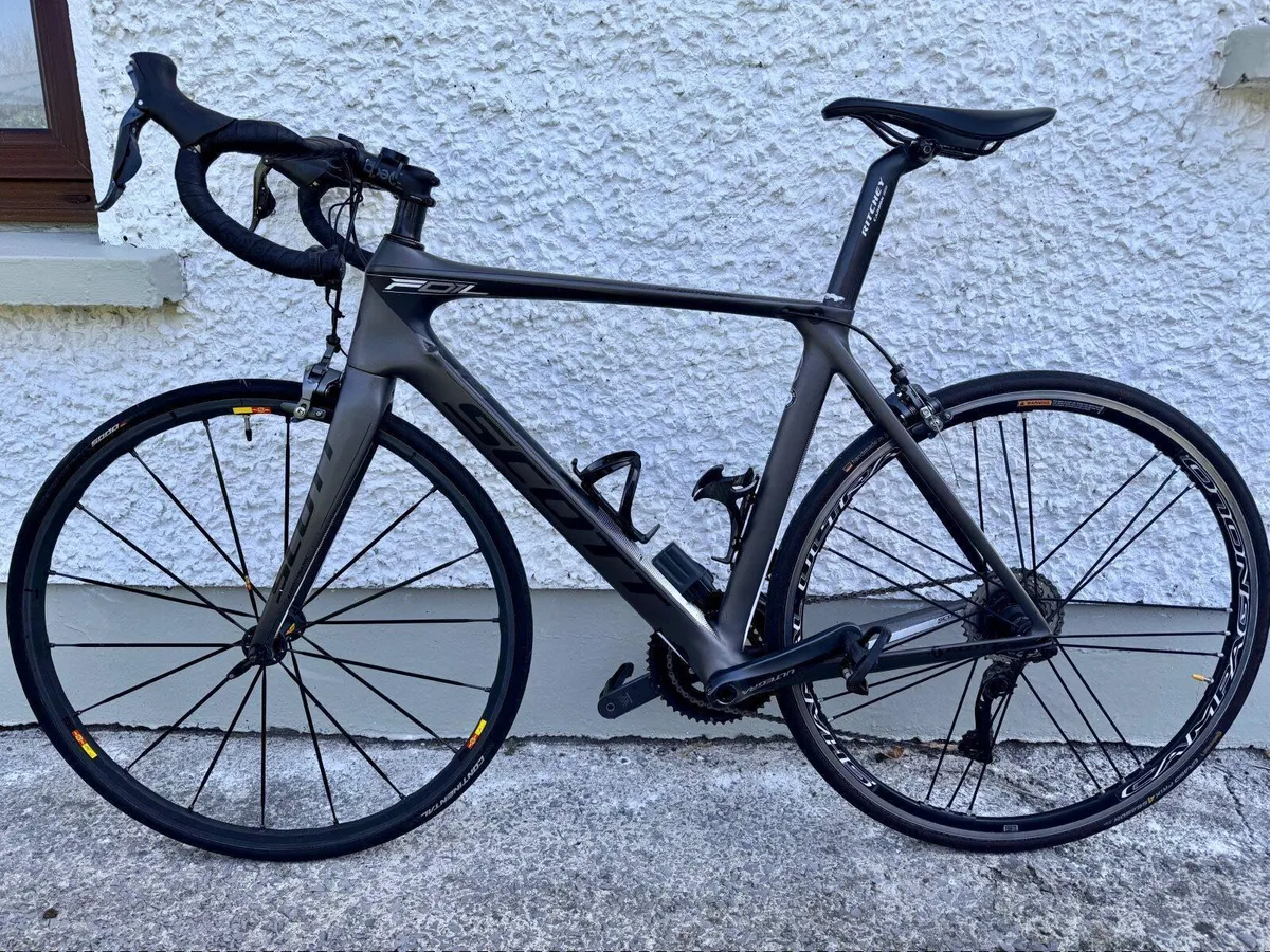 Road bike. Scott foil 15 Ultegra  DI2 - Image 1
