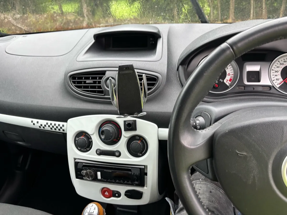 Car - Image 3