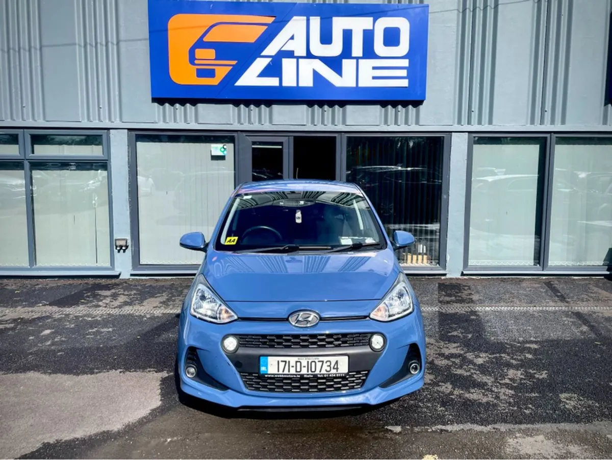 Hyundai i10 Deluxe 4DR - Image 2
