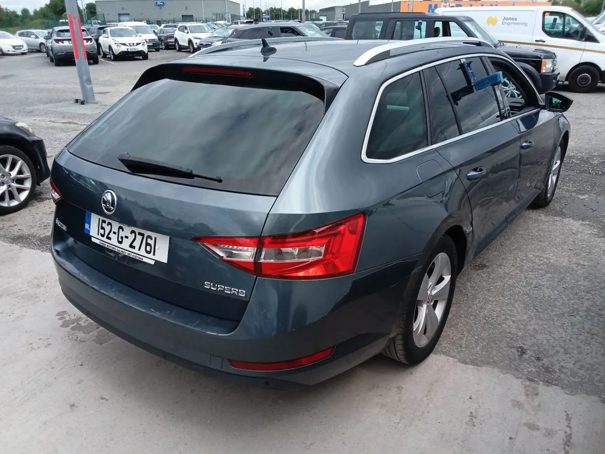 Skoda Superb 2.0 TDI SE Business 150 - Image 4