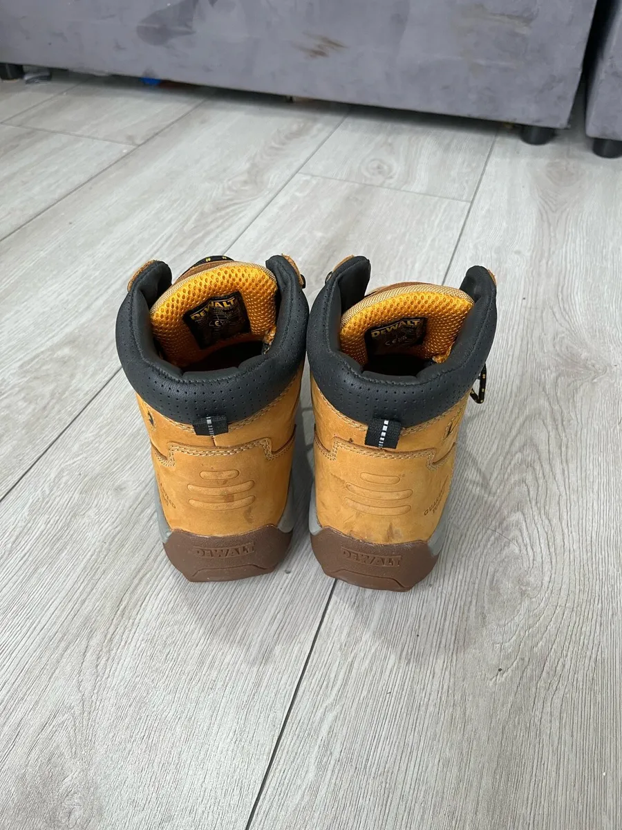 Work boots - Image 3
