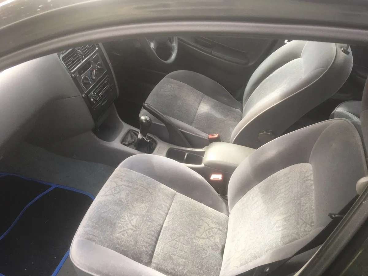 Toyota Avensis 2000 - Image 3
