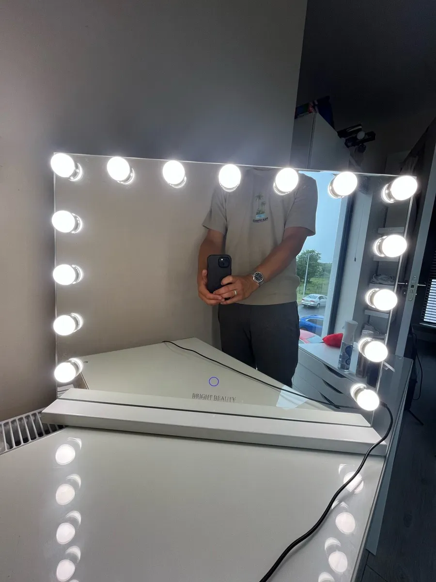 Hollywood vanity mirror - Image 1
