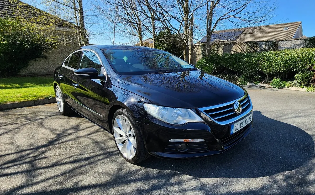 Volkswagen Passat 2010 - Image 1