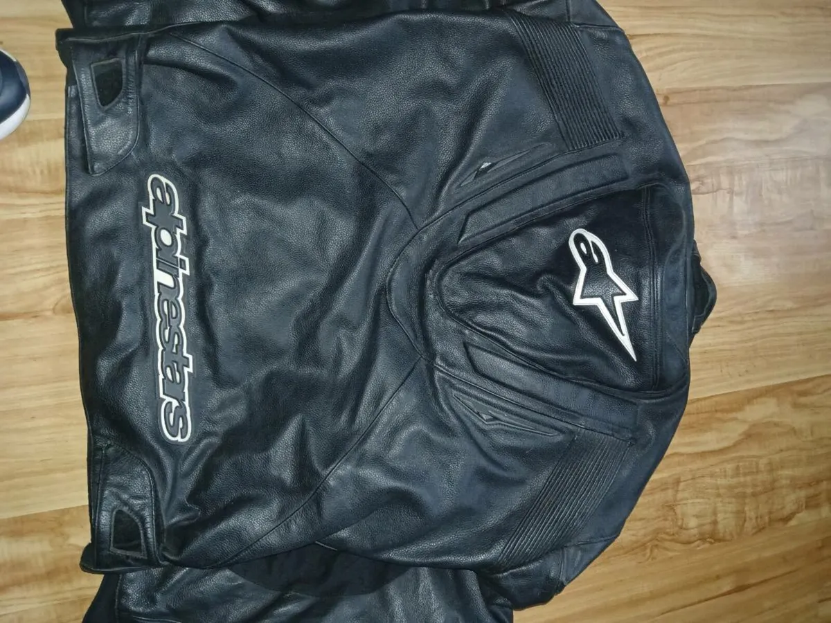 Alpinestars leather jacket. - Image 3