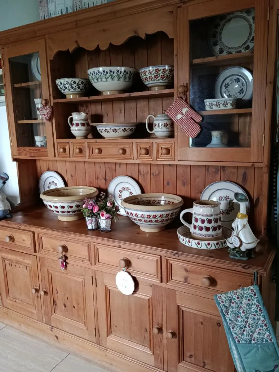 Solid kitchen dresser delivery arranged - Image 1