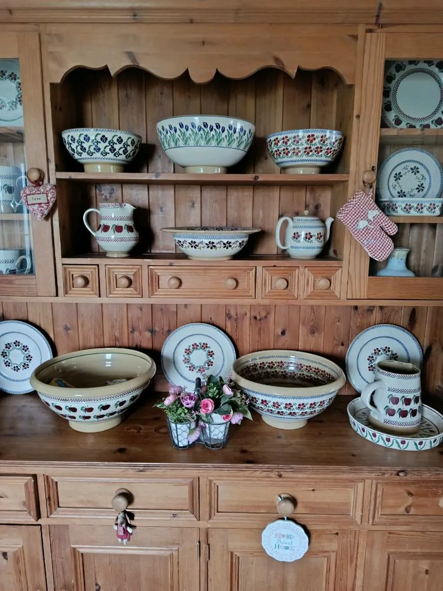 Solid kitchen dresser delivery arranged - Image 2