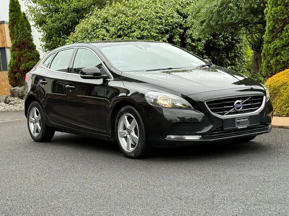 Low kms 161 Volvo V40! - Image 1