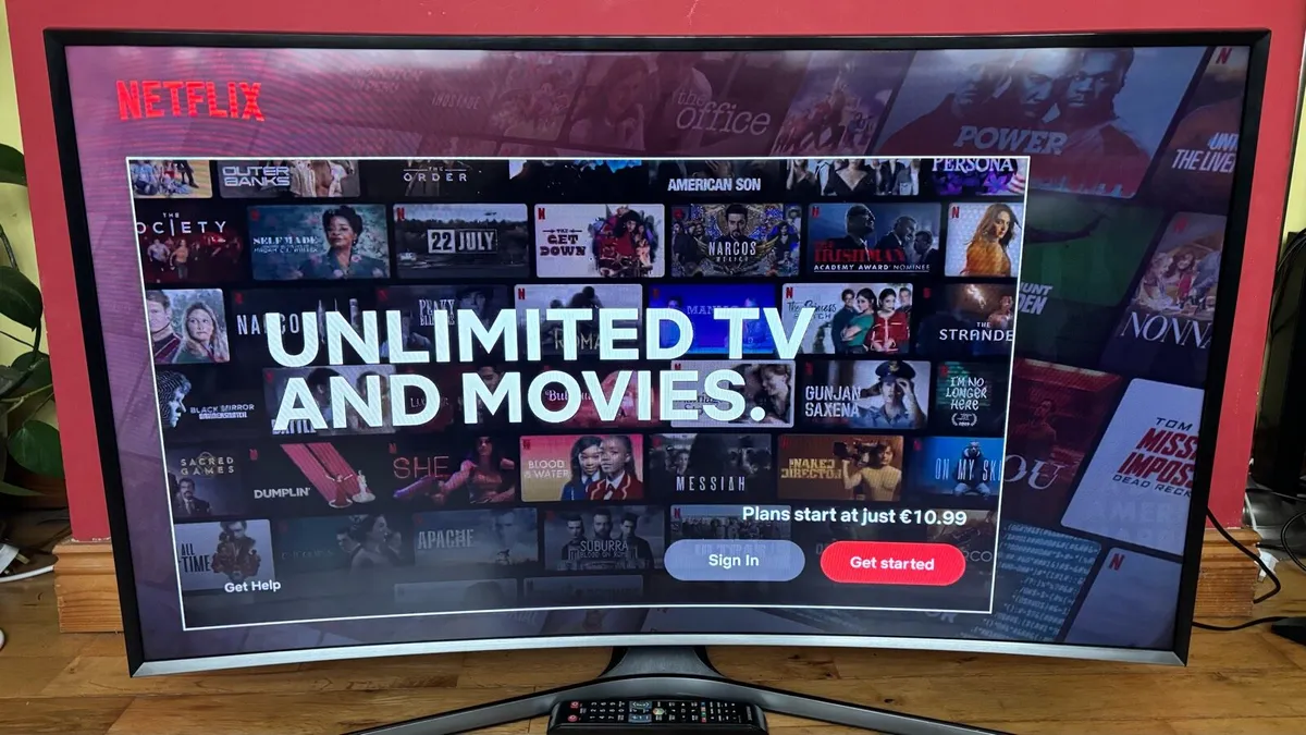 48” Samsung curved Smart TV - Image 2