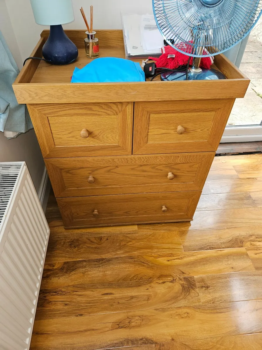 Chest of drawers
