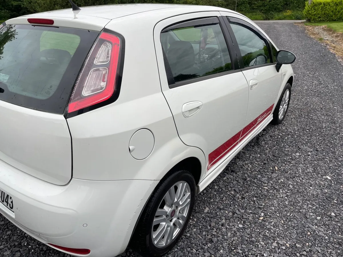 Fiat Punto 2013 - Image 2
