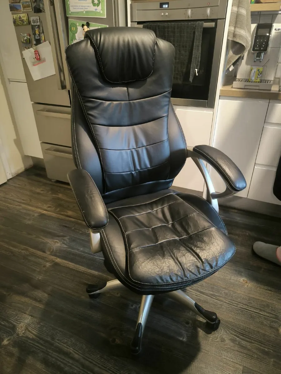 Office or gaming chair - Image 1