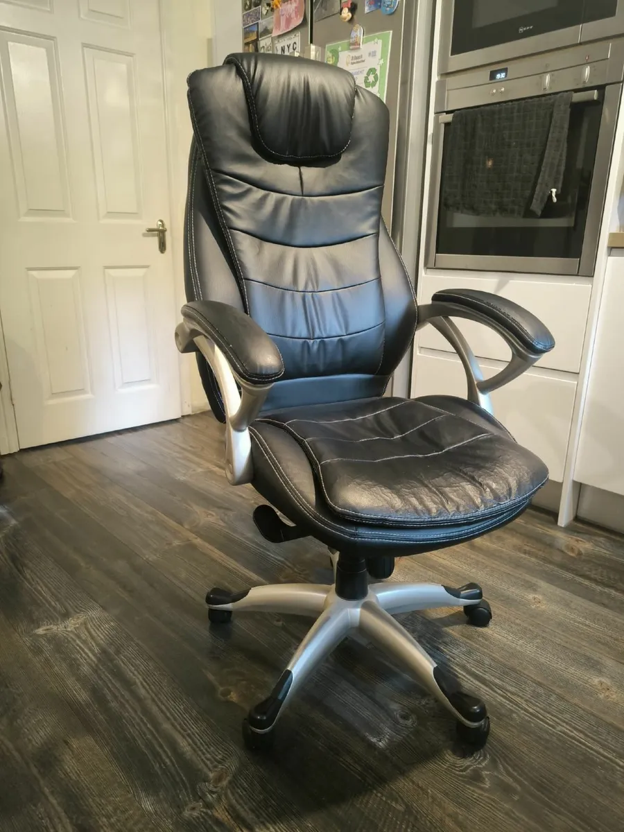 Office or gaming chair - Image 3