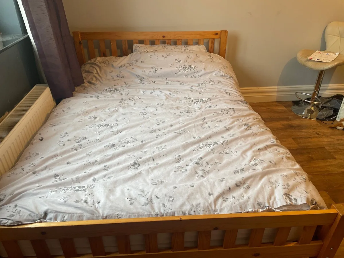Double bed - Image 1