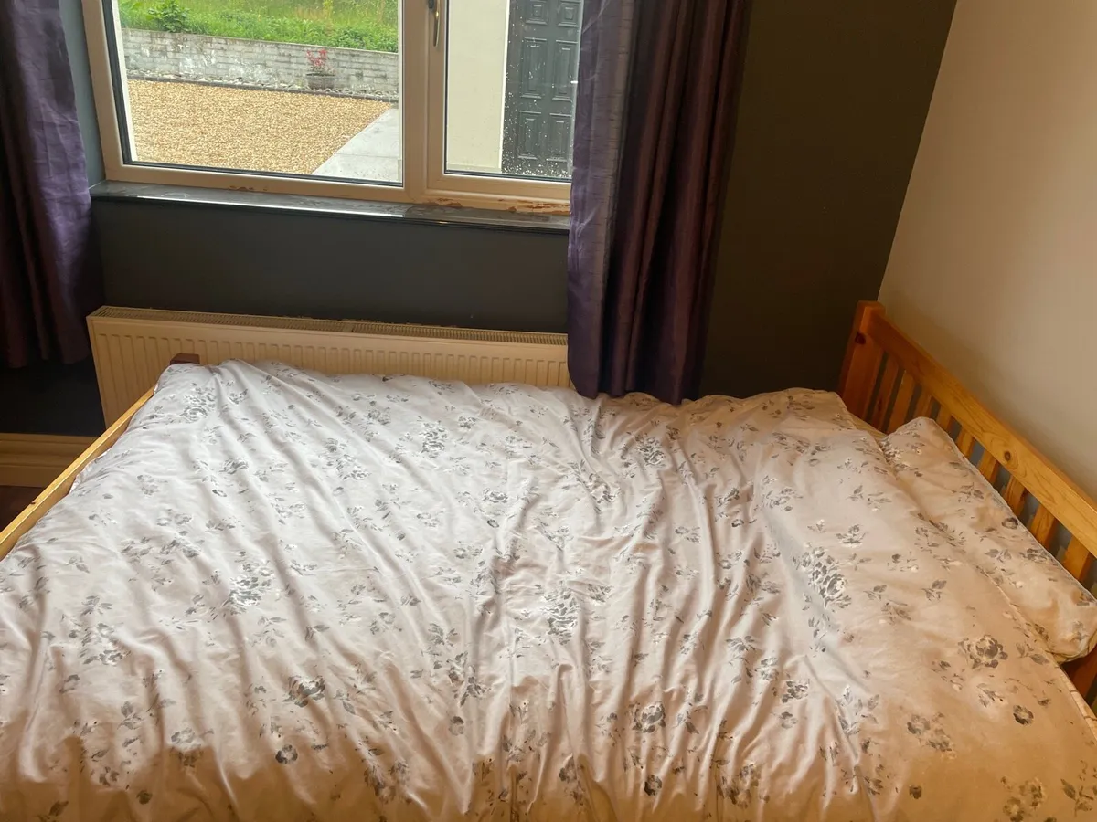 Double bed - Image 2
