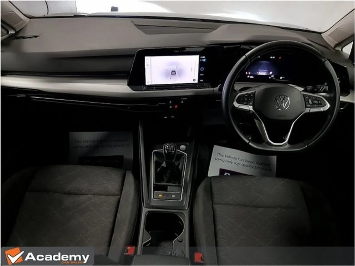 Volkswagen Golf Life 2.0 TDI 115HP 5DR - Image 2