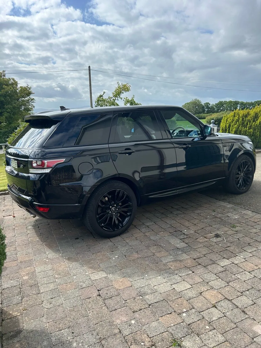Range Rover Sport - Image 1