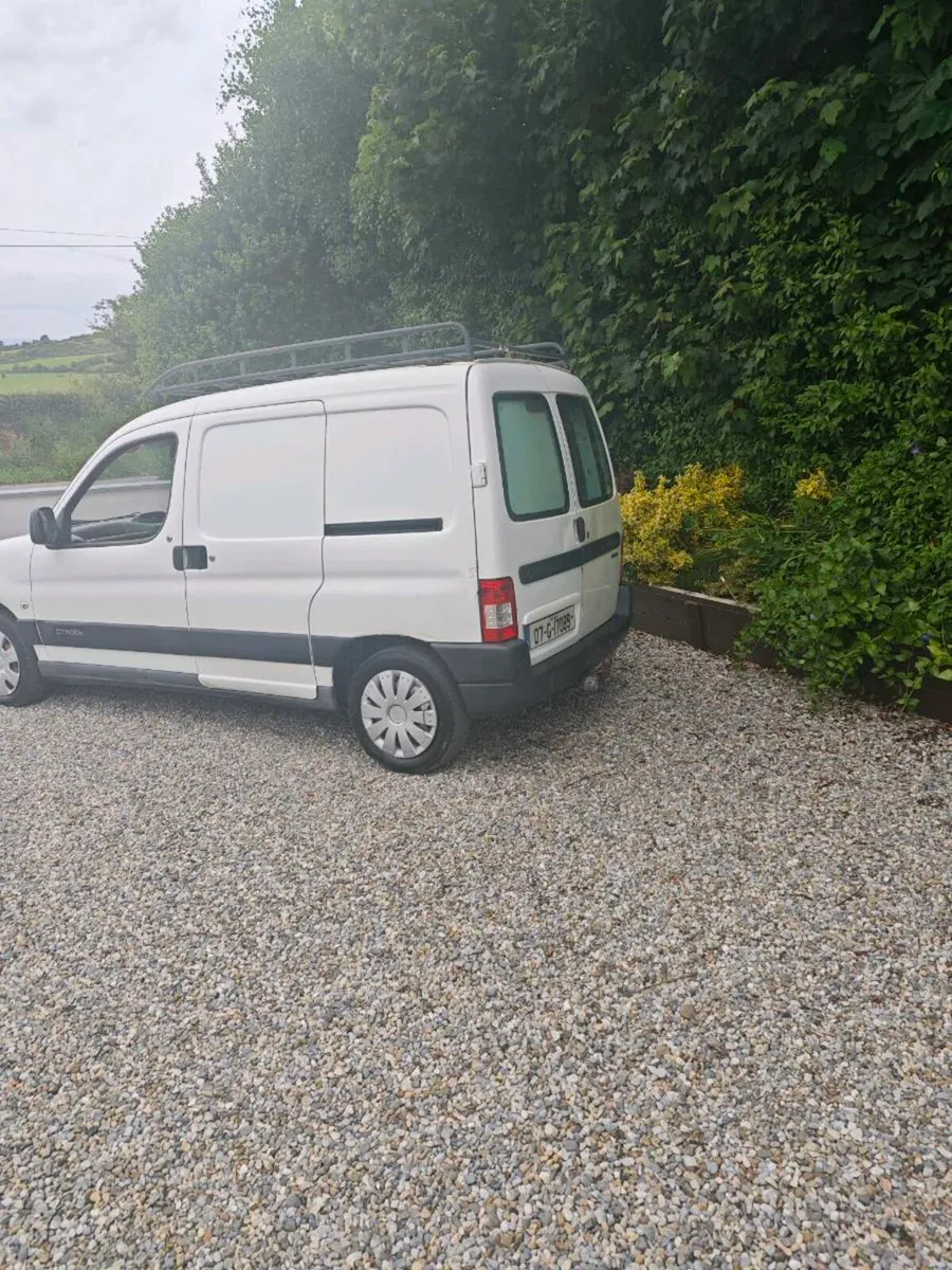 Van - Image 2