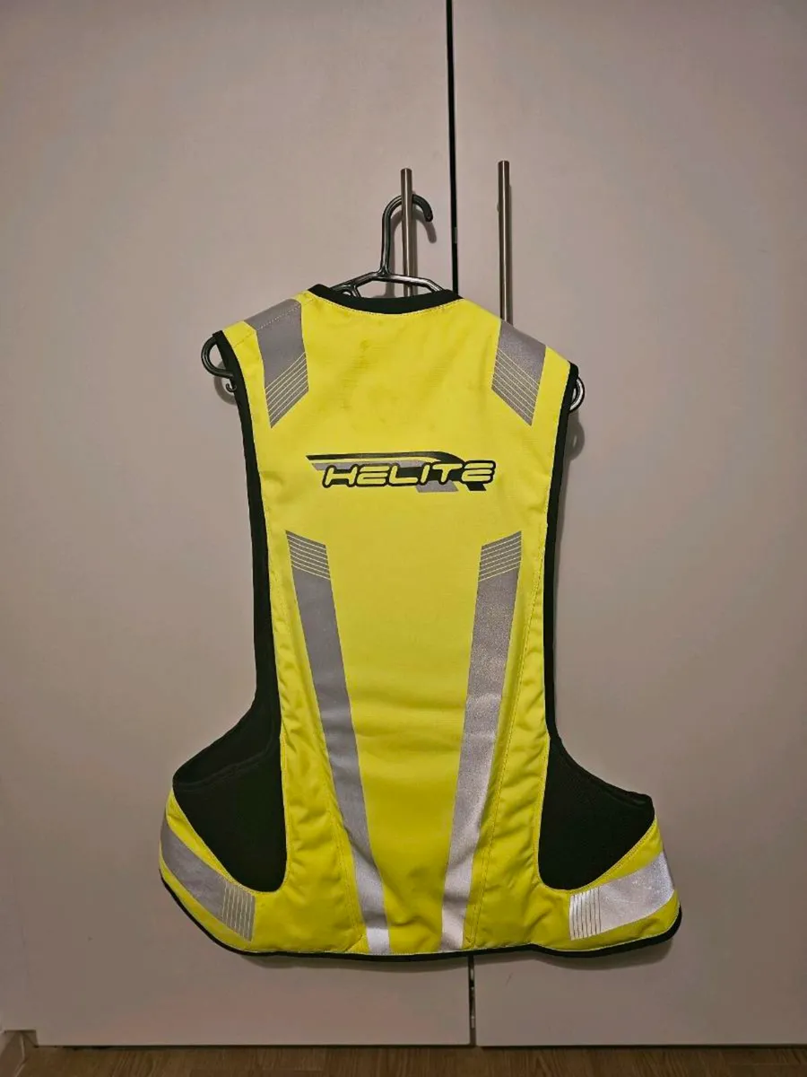 Motorbike Airbag Vest & MT Helmet - Image 2